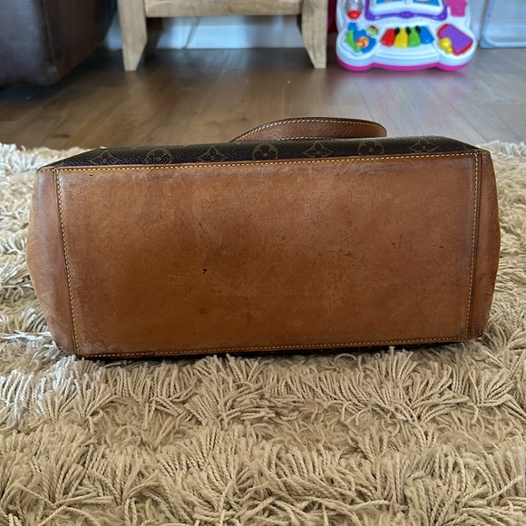 Authentic Louis Vuitton Monogram Cabas Mezzo - Picture 6 of 16